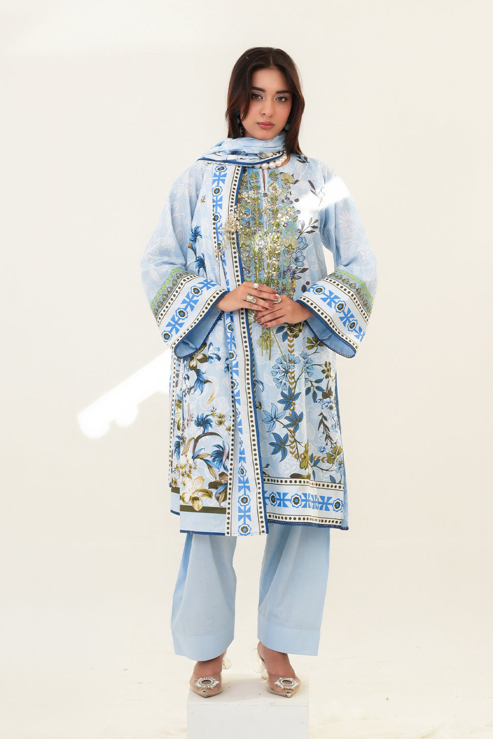 3 Piece - Embroidered Lawn Suit